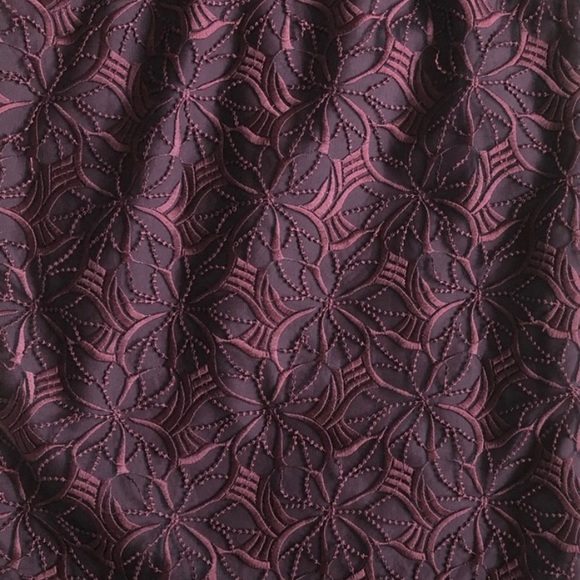 NWT BLACK HALO Burgundy Floral Sheath Dress 0 - Picture 2 of 4